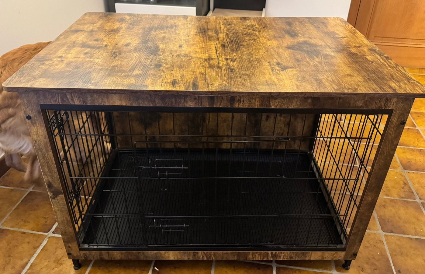 Cage pour chien avec surface en bois brun, Enlèvement, Comme neuf, 75 à 110 cm, 65 à 100 cm