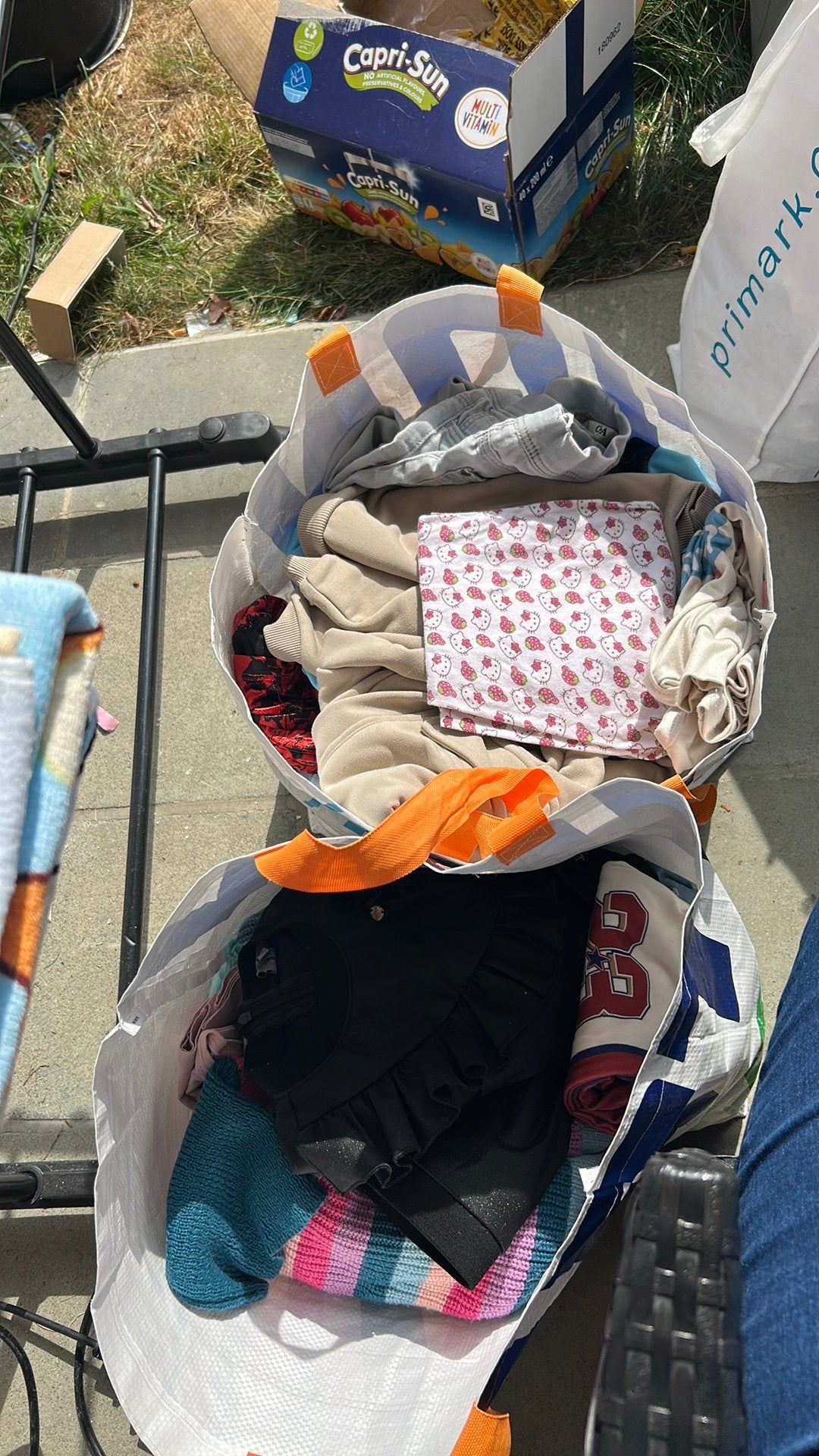 4 zakken meisjes kleren 1 zak jongenskleren te koop, Enlèvement, Comme neuf, Garçon ou Fille