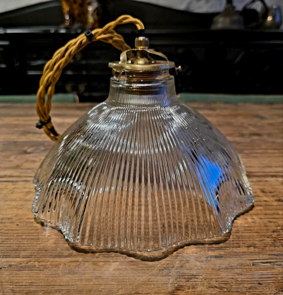 Lampe suspendue vintage en verre Holophane., Antiquités & Art, Enlèvement ou Envoi