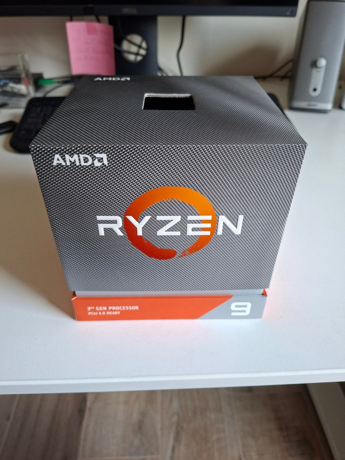 weinig gebruikte AMD Ryzen 9 3900x AM4 12 core cpu, Comme neuf, AMD Ryzen 9, Socket AM4, 12-core