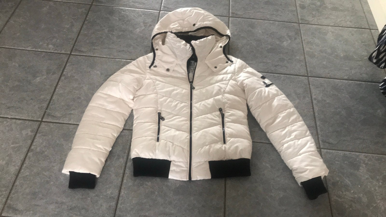 Jas met kap maat M, Kleding | Dames, Wintersportkleding, Ophalen of Verzenden, Zo goed als nieuw, Maat 38/40 (M)