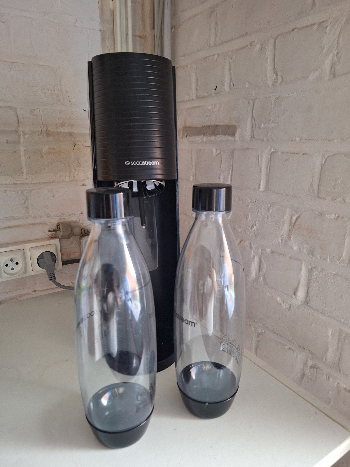 Sodastream + fles incl gascontainer, Ophalen, Zo goed als nieuw