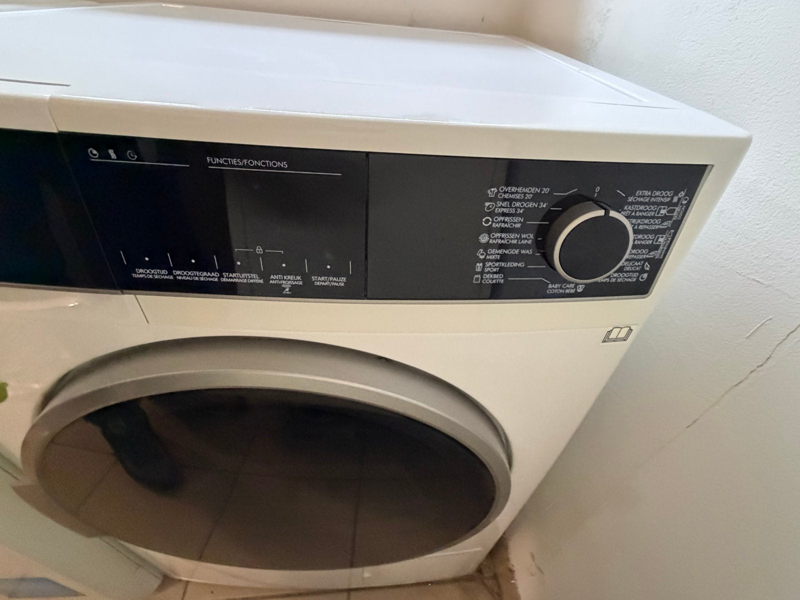 Sharp 8 kg droger, Elektronische apparatuur, Droogkasten, Ophalen, Zo goed als nieuw