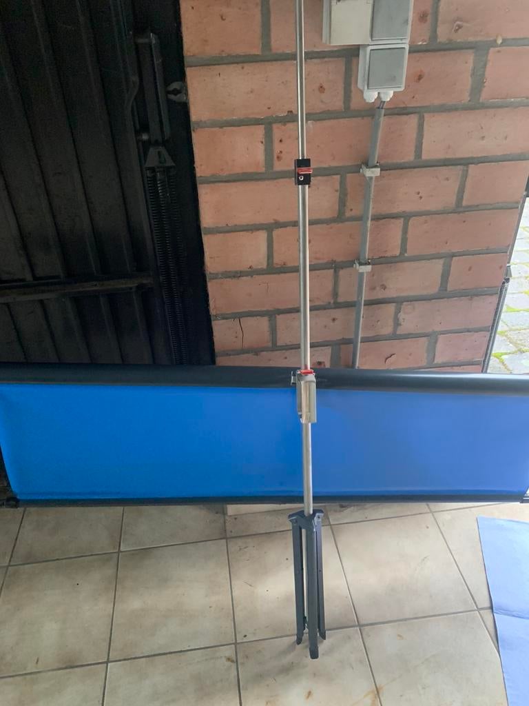 Projectiescherm. 1.30 m. Nieuw in de doos, Ophalen, Zo goed als nieuw