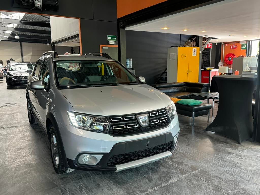 DACIA SANDERO STEPWAY, Auto's, Dacia, Voorwielaandrijving, 898 cc, Stof, Sound system