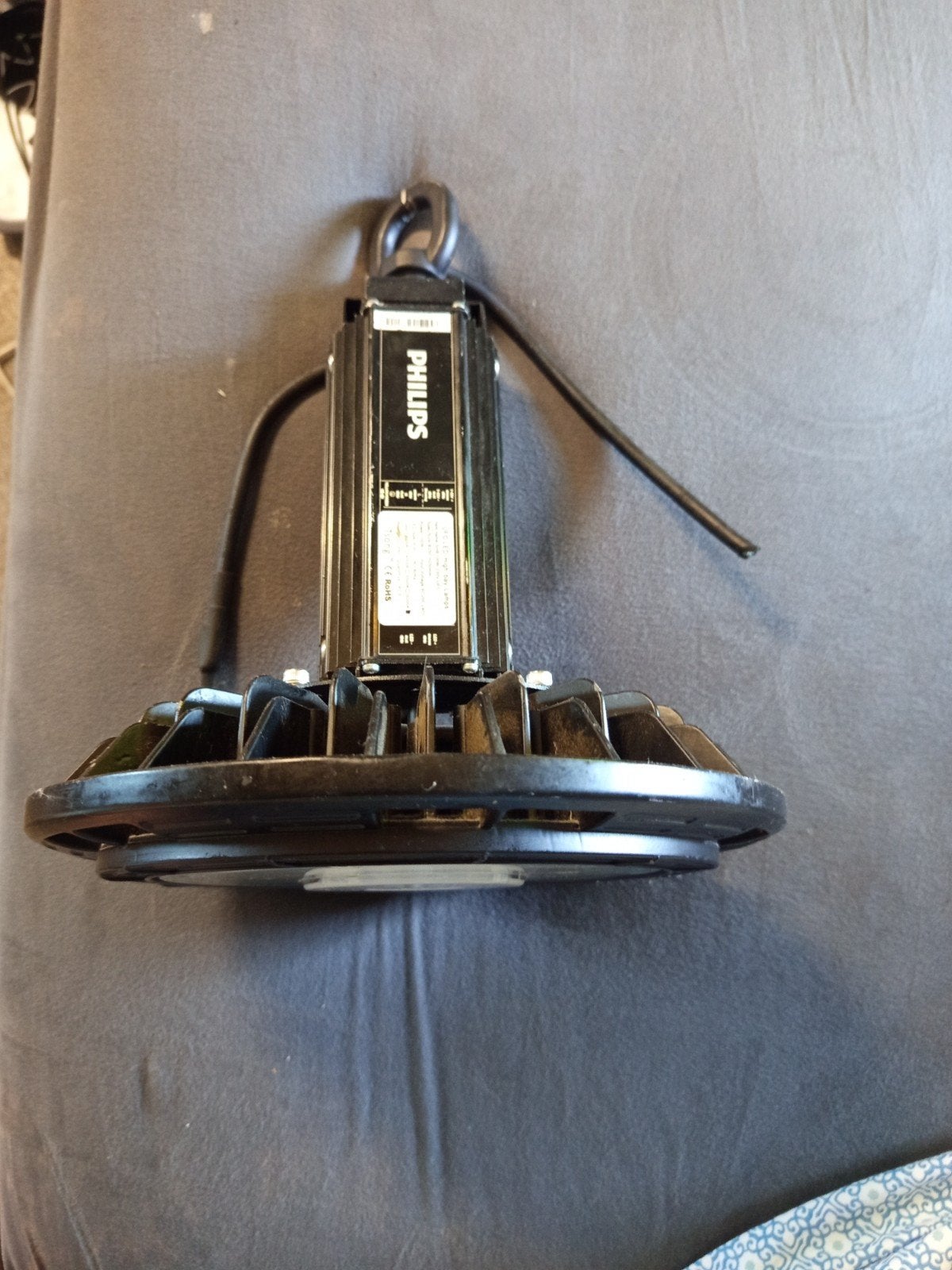 Ampoule LED Phillips Ufo, Enlèvement