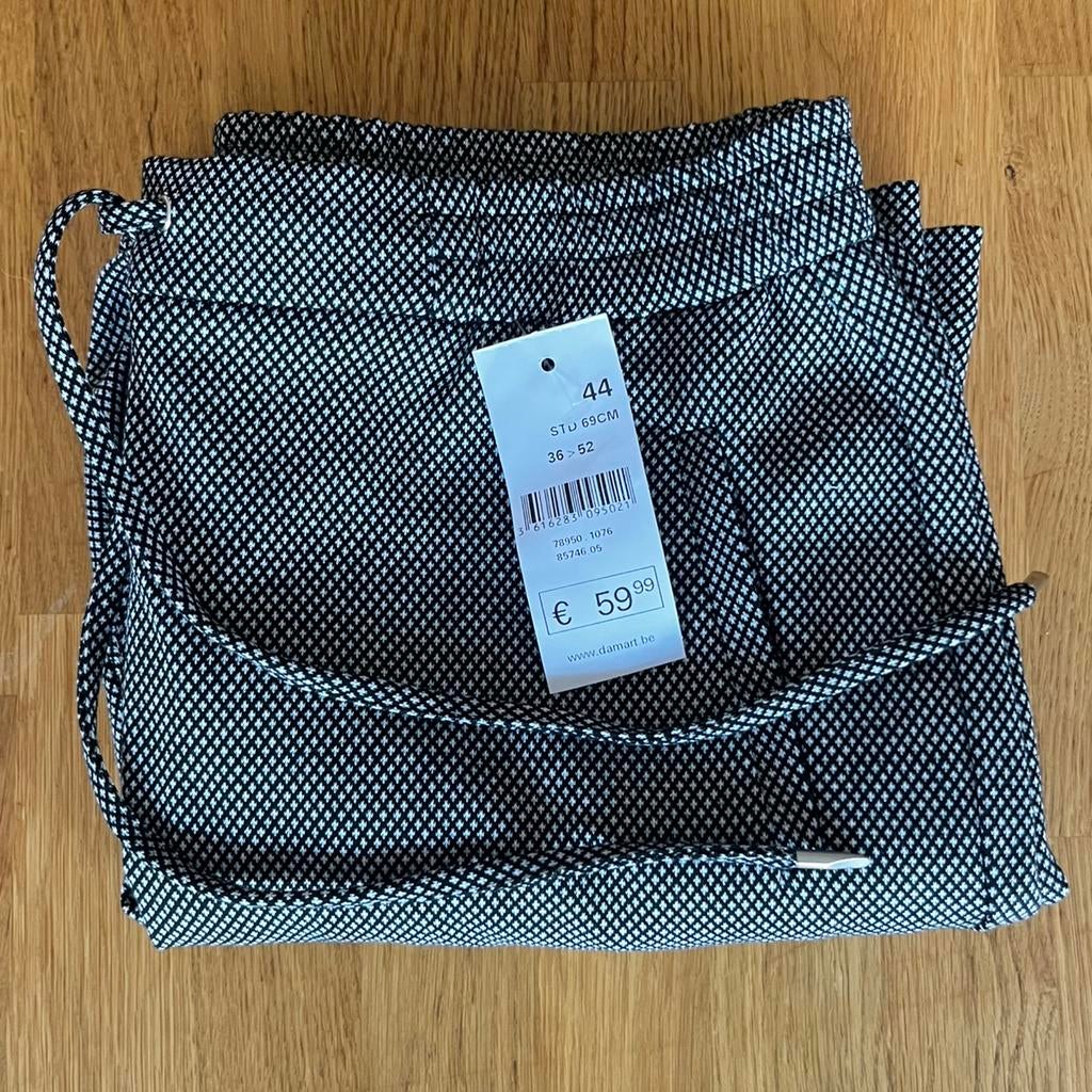 Damart broek met zwart/wit patroon — Maat 44, Kleding | Dames, Broeken en Pantalons, Overige kleuren, Maat 42/44 (L), Nieuw, Ophalen of Verzenden