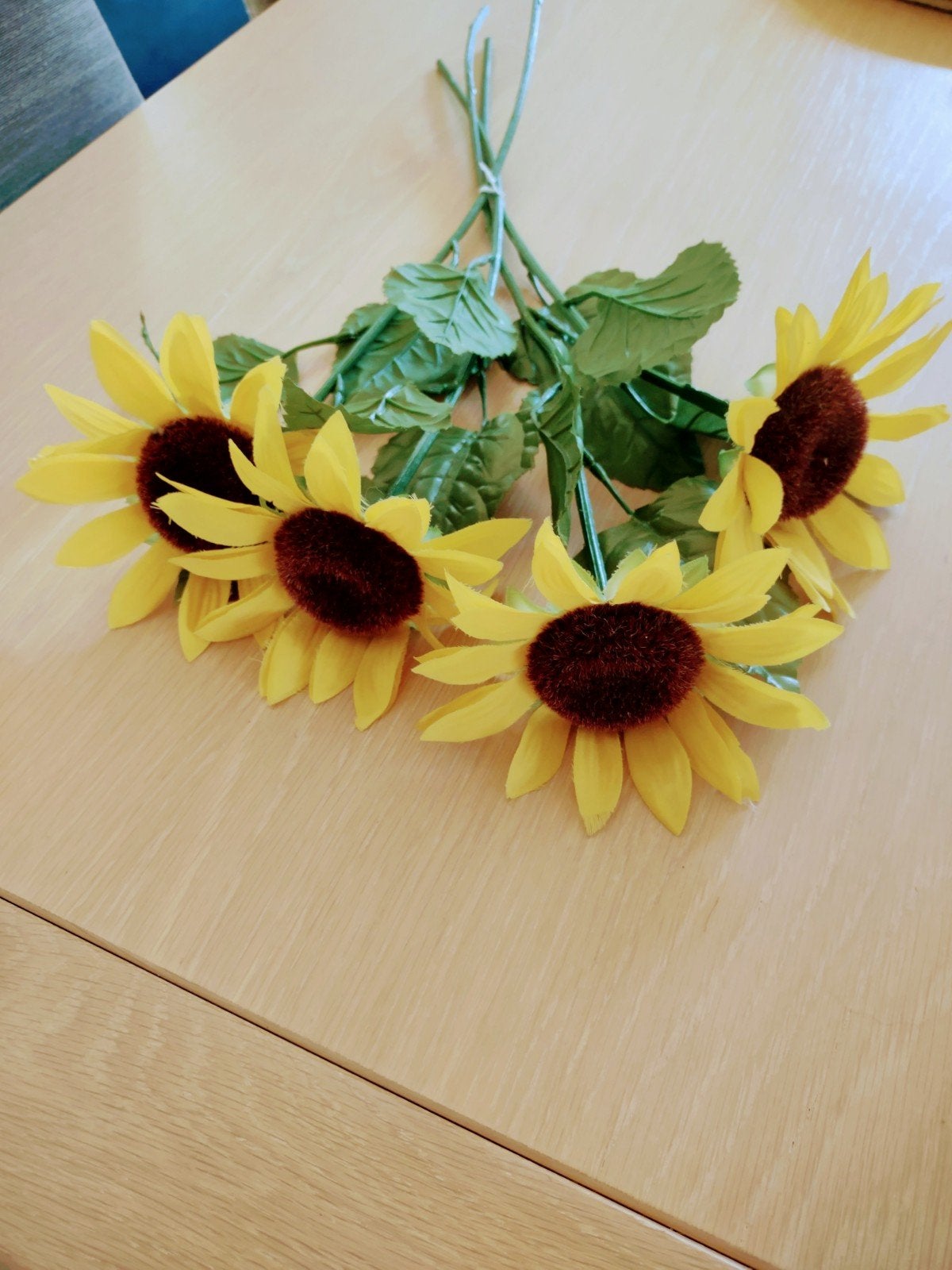 4 takjes mooie zonnebloemen., Ophalen of Verzenden