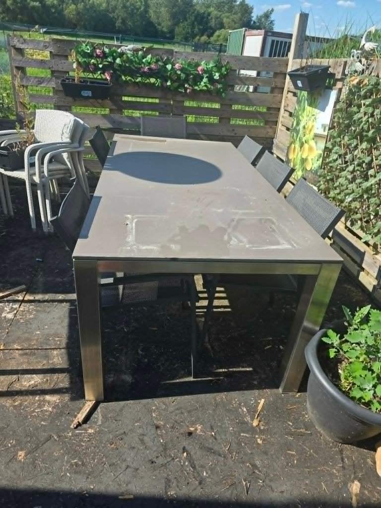 tuintafel met stoelen, Ophalen