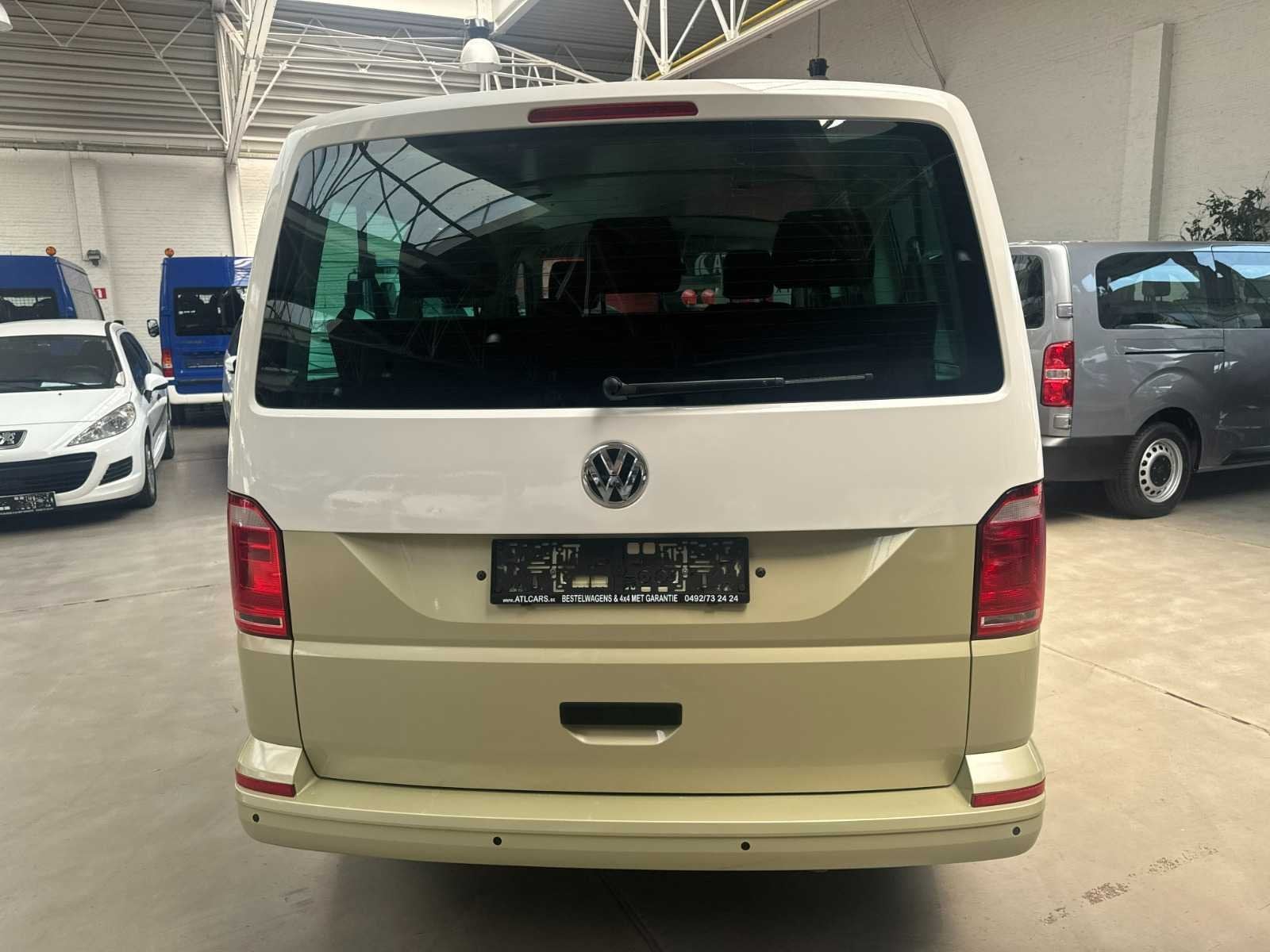 2017 Volkswagen Transporter - 4x4 - 102000km, Auto's, Automaat, Monovolume, Gebruikt, Euro 6