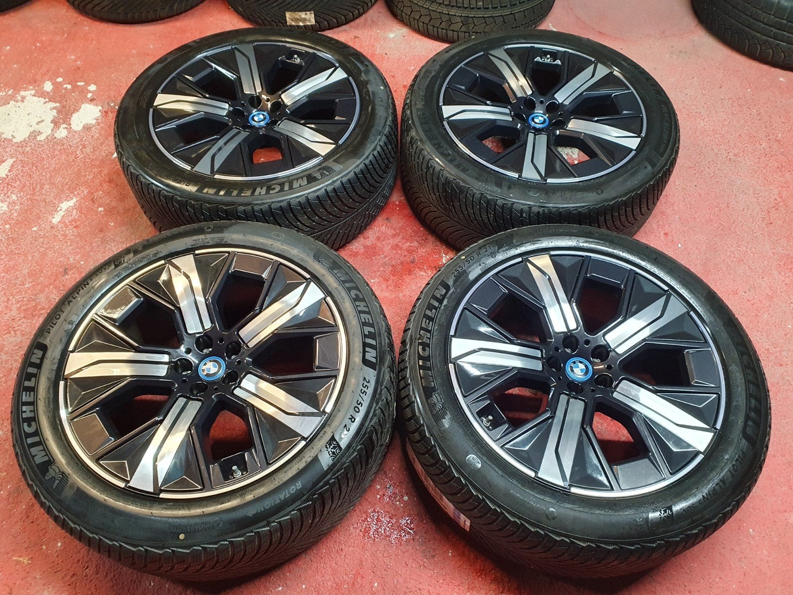 Jantes BMW origine 21" kit hiver NEUF ix i20, Autos : Pièces & Accessoires, Neuf, Pneus et Jantes, Pneus hiver, 255 mm