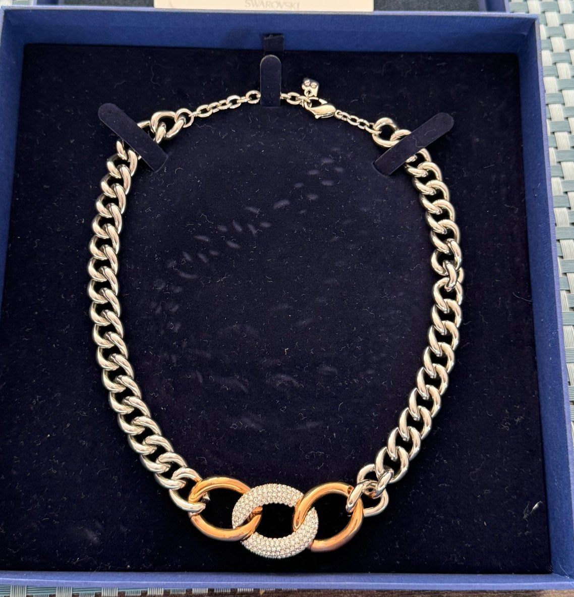 Swarovski halsketting met harde kaft 5080040, Met kristal, Ophalen of Verzenden, Zo goed als nieuw, Goud