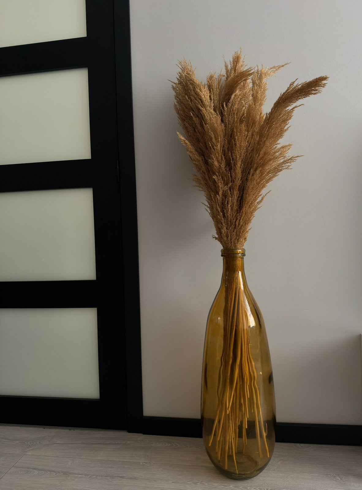 Vase marron avec fleurs séchées, Avec décoration incluse, Marron, Verre, Enlèvement