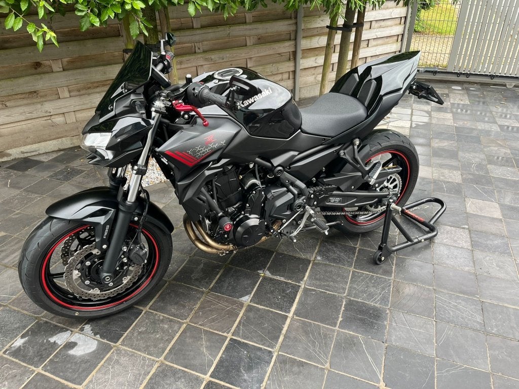 Kawasaki z650 **performance**4300km**Arrow uitlaatlijn**35kw, Motoren, Motoren | Kawasaki, 2 cilinders, 649 cc, Minimaal motorrijbewijs A2