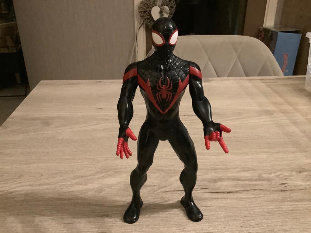 Marvel Spider-Man character (23 cm), Ophalen of Verzenden, Zo goed als nieuw