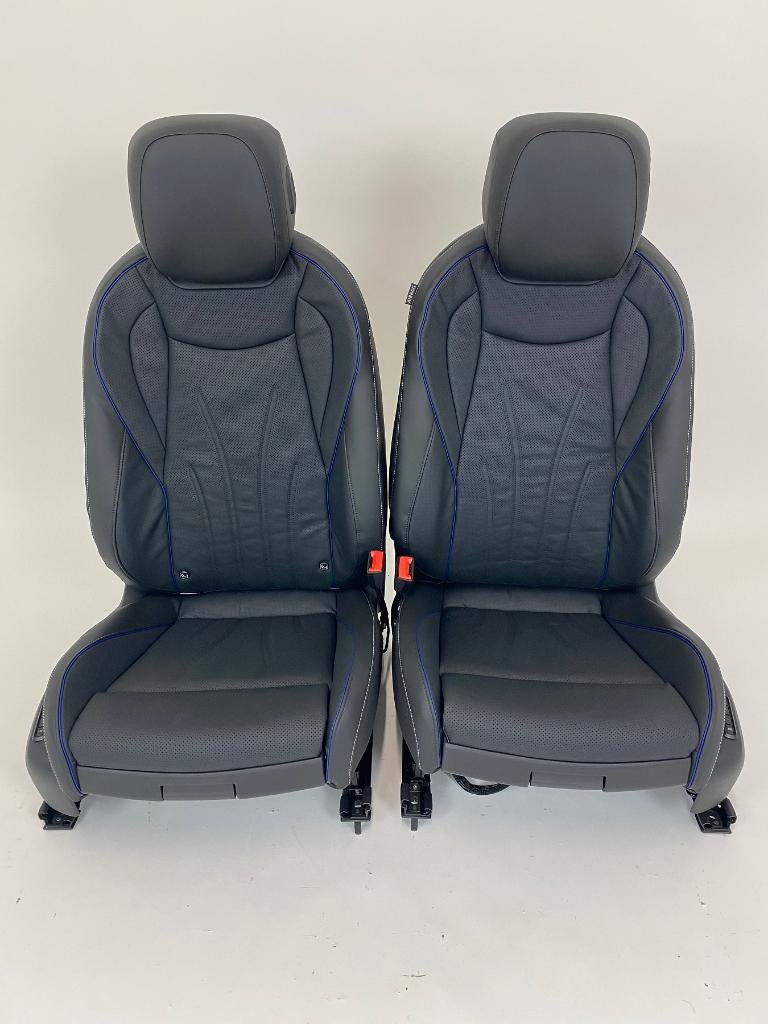Intérieur en cuir noir du VW Tiguan avec détails bleus, Enlèvement ou Envoi, Utilisé, Volkswagen