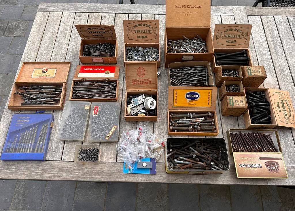 1000+ Boren, nagels, vijzen, bouten en plugs, Ophalen, Gebruikt