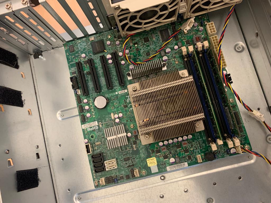 Supermicro x9scm mini-itx board. Intel E3-1220 - 8GB ram, Informatique & Logiciels, Serveurs, Enlèvement, Utilisé