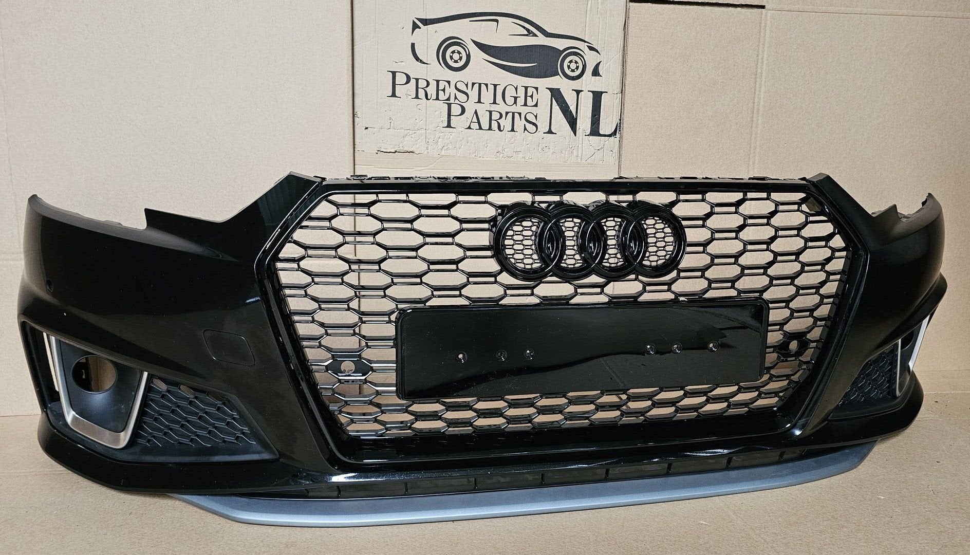 Voorbumper Audi A4 B9 8W S-Line Competition Plus 8W0807437AB, Gebruikt, -, Voor, Bumper