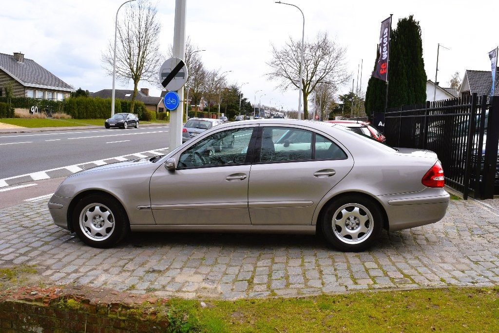 Mercedes E200cdi/132.000km!!/1st Owner/HISTORY, Autos, Mercedes-Benz, 90 kW, Achat, Cruise Control, 4 portes