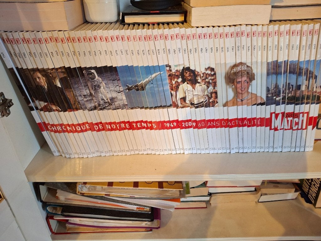 collection "Chroniques de notre temps", Ophalen