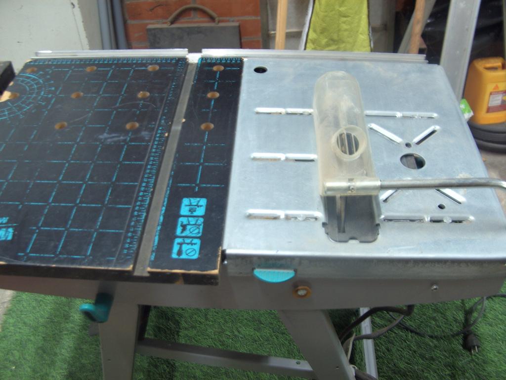 zaagtafel, Ophalen, 70 mm of meer, Zo goed als nieuw, Makita