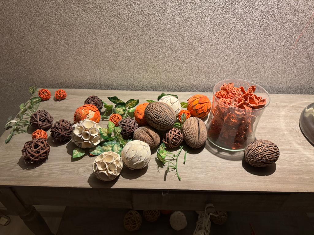 Decoratie exclusief de glazen vaas, Ophalen, Zo goed als nieuw