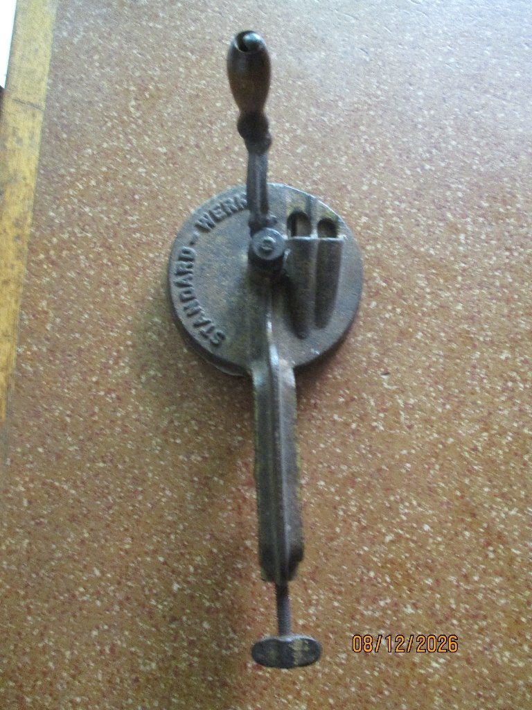 Vintage Bonensnijder. Gietijzer., Verzenden