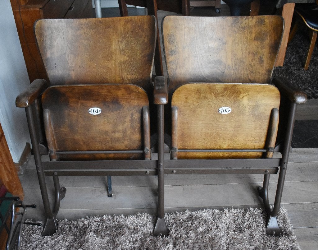 Belle paire de chaises de théâtre anciennes - (1930), Enlèvement
