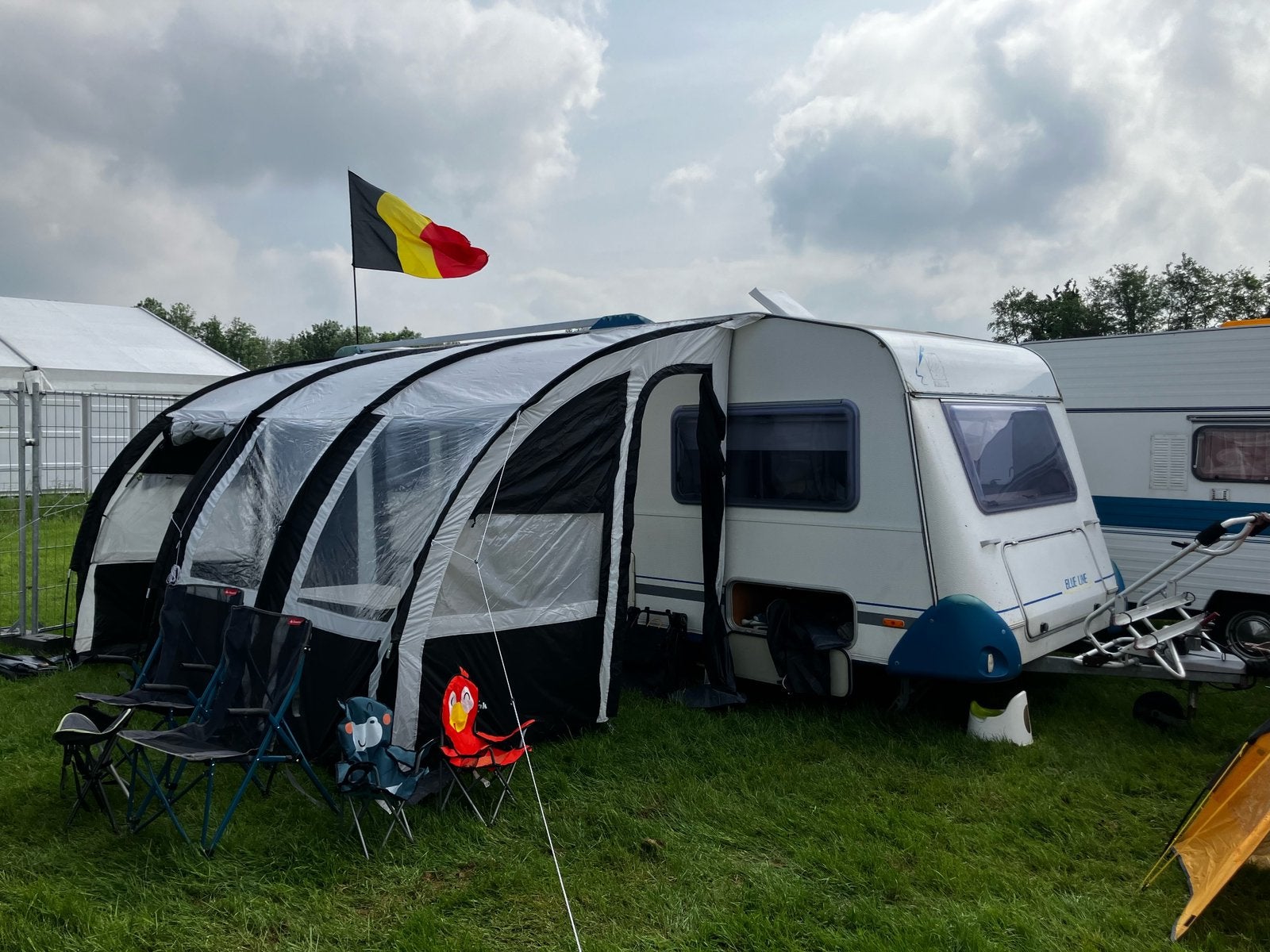 Knaus blue line 550, stapelbed, zonnepaneel met batterij, Stapelbed, Rondzit, Particulier, Knaus
