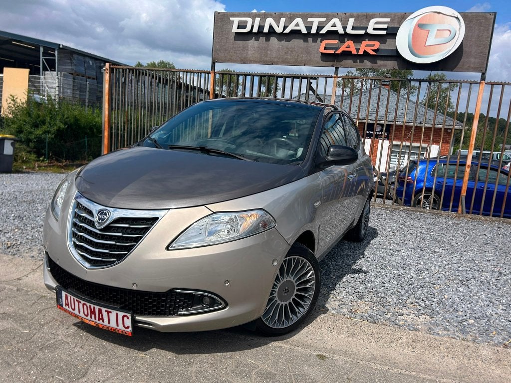 Lancia Ypsilon Ypsilon 0.9 TwinAir  Boite automatique, Autos, Lancia, Cuir, Euro 5, Entreprise, Carnet d'entretien