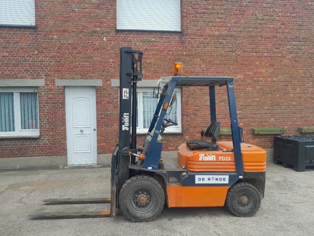 tailift heftruck FD25, Zakelijke goederen, Machines en Bouw | Heftrucks en Intern transport, Ophalen, Diesel, Heftruck, Tailift