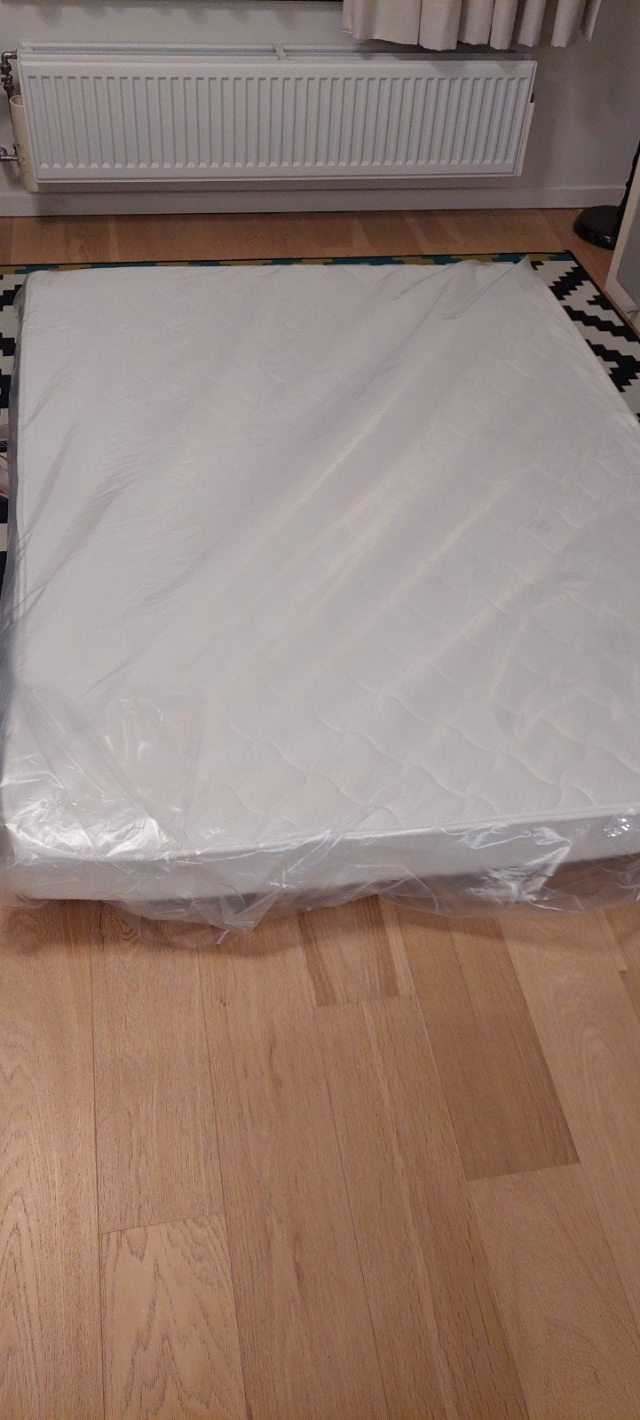 Materas a ressorts/ Veermatras/ Spring mattress 185*135*10, Ophalen, Matras