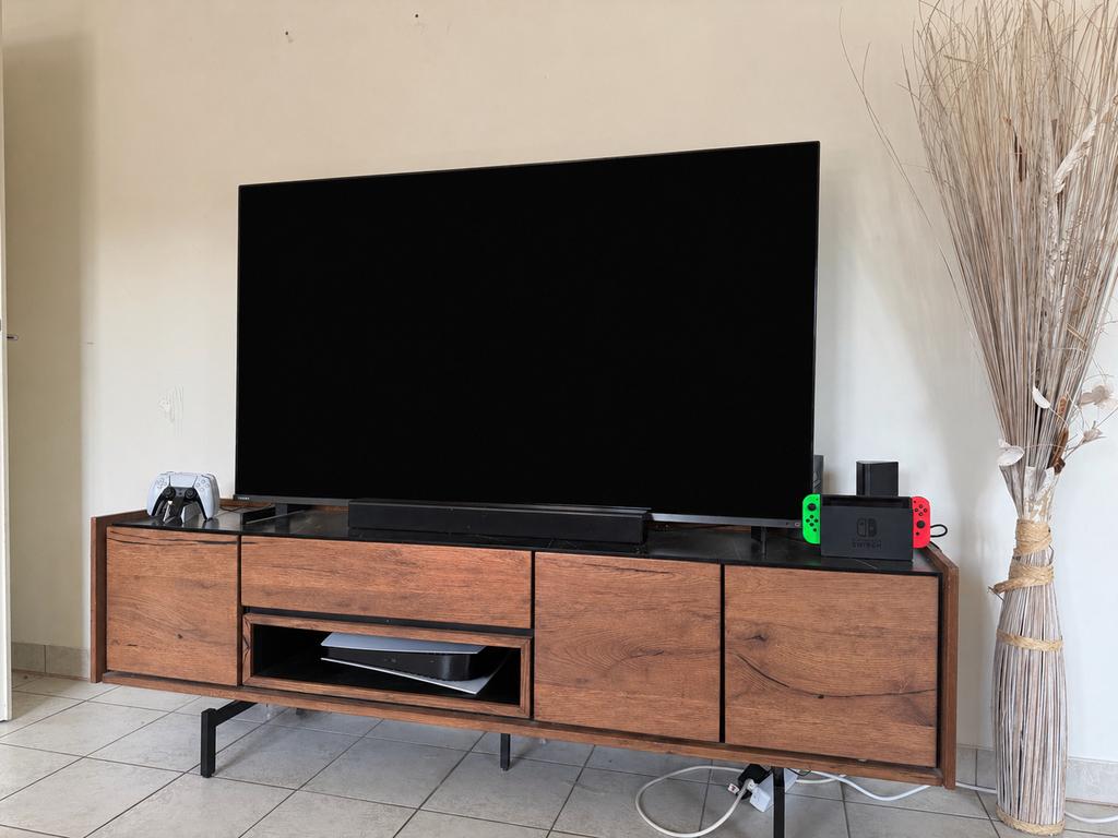 TV-meubel XOOON – modern & stijlvol, Huis en Inrichting, Kasten |Televisiemeubels, Gebruikt, Minder dan 100 cm, 150 tot 200 cm