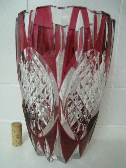 Vase Val St Lambert aux accents rouges, en parfait état, Enlèvement