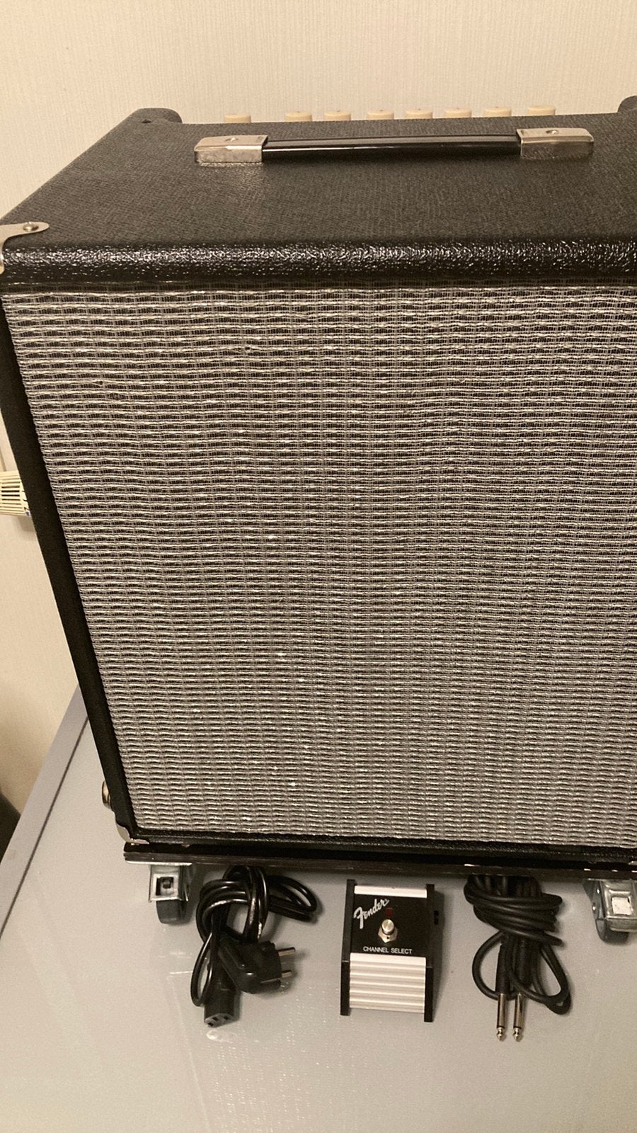 Magnifique FENDER RUMBLE 100 etat neuf, Musique & Instruments, Amplis | Basse & Guitare, Enlèvement, Comme neuf, Guitare basse