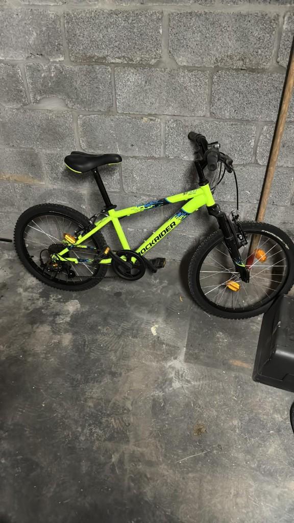 Fiets 20 inch, Fietsen en Brommers, Ophalen, B-twin, Versnellingen, Zo goed als nieuw