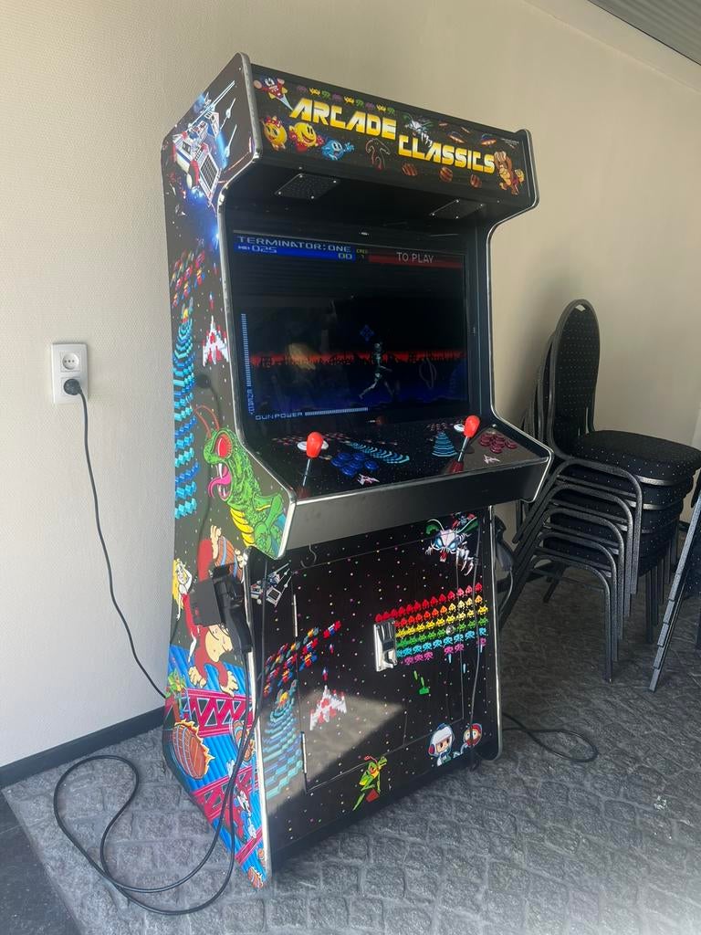 Arcade kast met light guns, Ophalen, Zo goed als nieuw