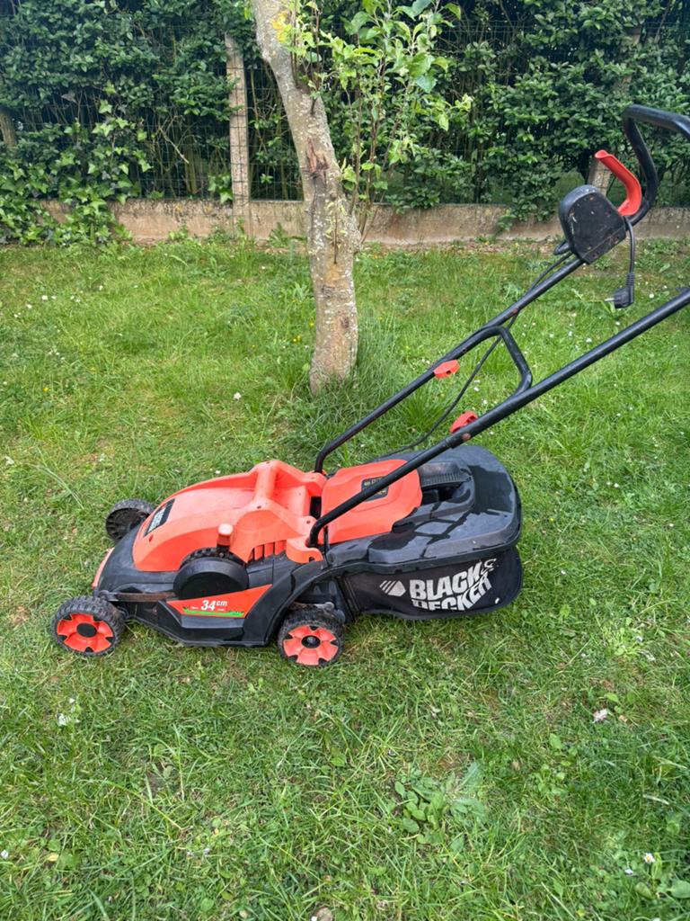 Tondeuse électrique BLACK&DECKER, Jardin & Terrasse, Enlèvement, Comme neuf, Bac de ramassage