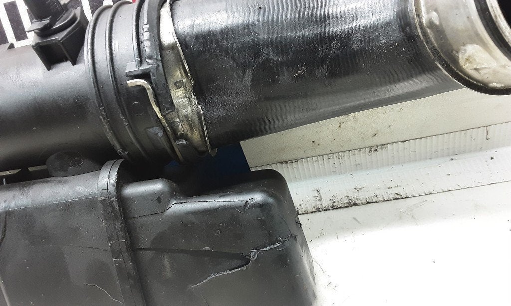INTERCOOLER DURITE E (W211) (A2115282382*A2115280308), Mercedes-Benz, Utilisé, Dialog.mb@mercedes-benz.com, Mercedes-Benz AG