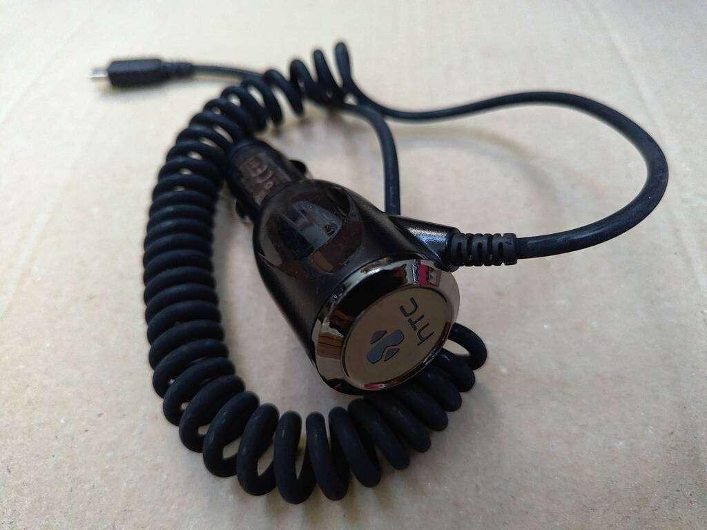 Chargeur allume-cigare HTC, Télécoms, Chargeurs de voiture, Enlèvement ou Envoi, Comme neuf