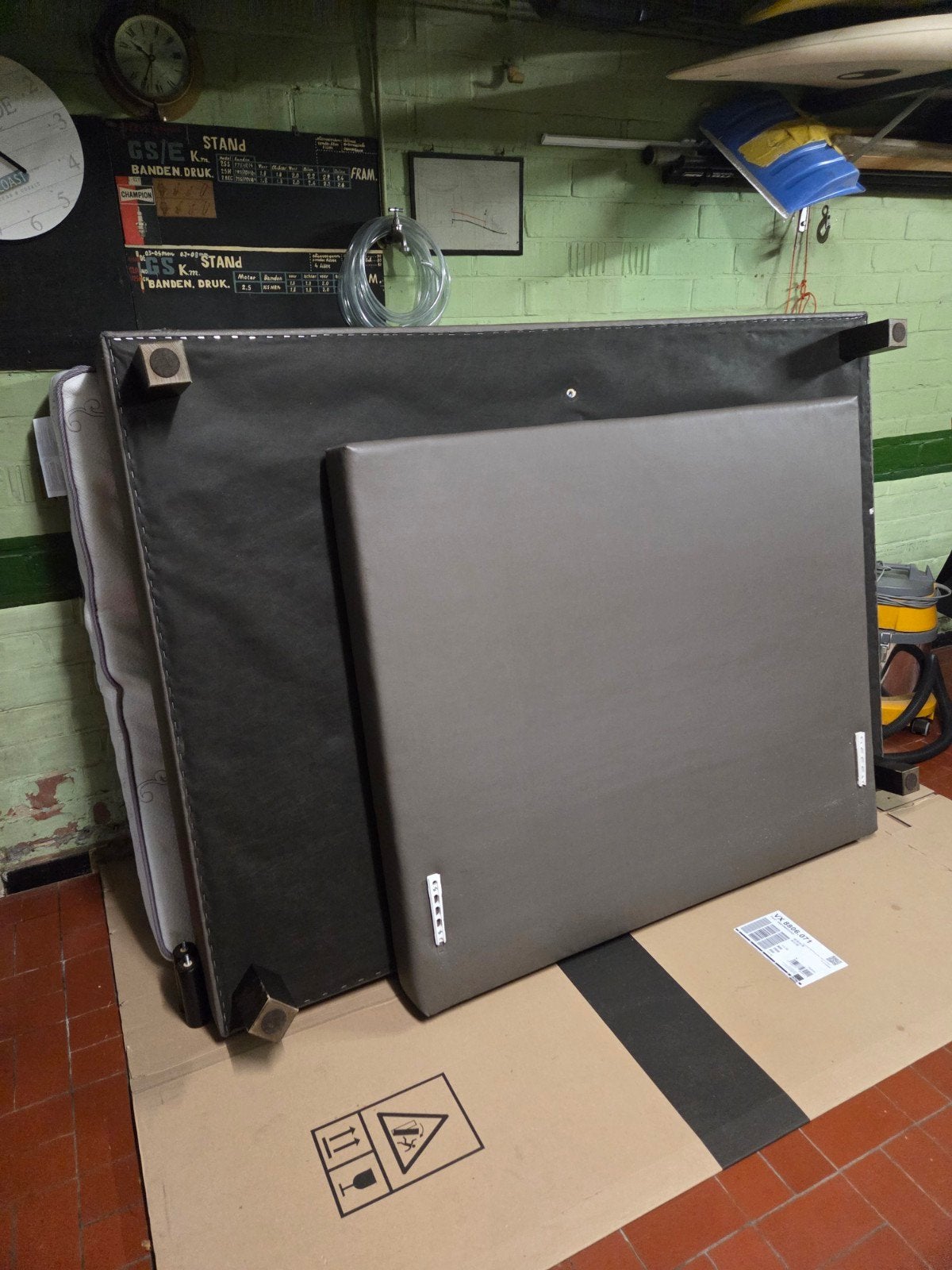 Boxspring, Enlèvement