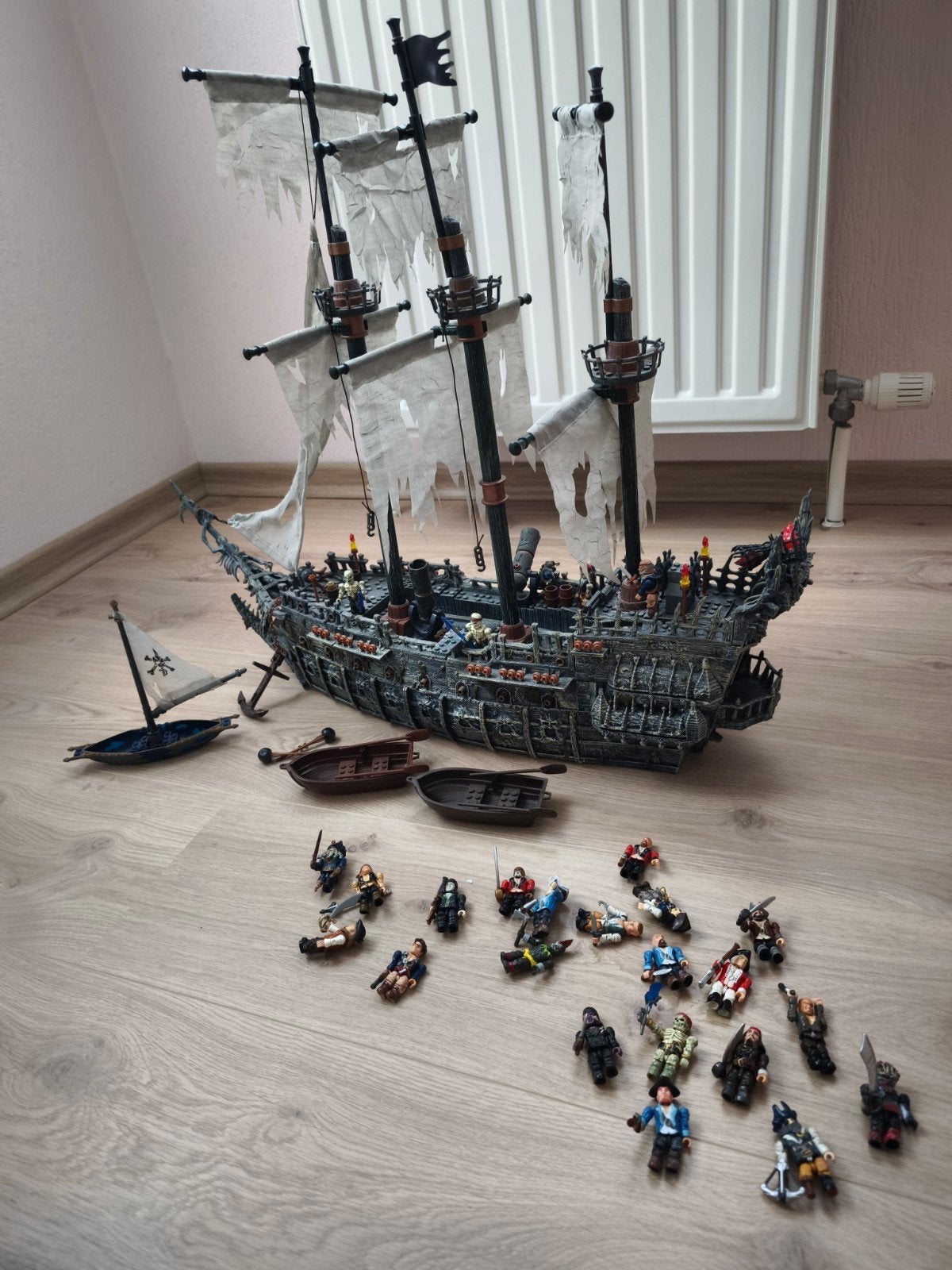 Pirates of the Caribbean: Black Pearl boot, Hobby en Vrije tijd, Ophalen, Zo goed als nieuw