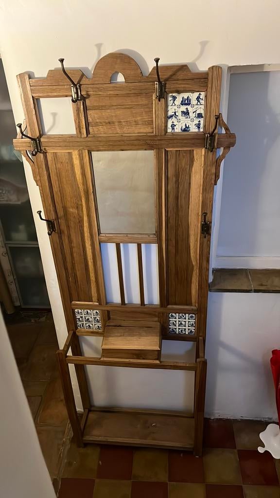 Porte-manteau ancien, Enlèvement, Utilisé