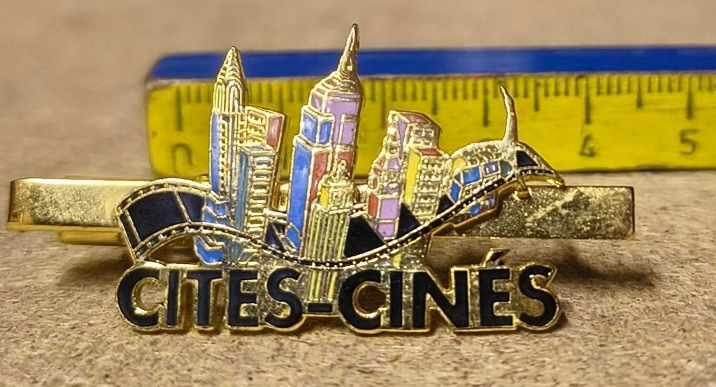 Unieke Dasspeld "CITES-CINÉS", Verzamelen, Speldjes, Pins en Buttons, Ophalen of Verzenden, Zo goed als nieuw, Stad of Land, Speldje of Pin