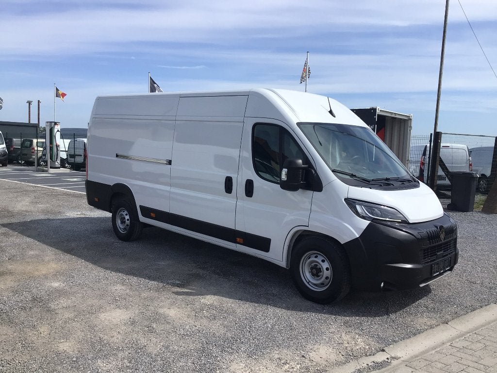 peugeot boxer l4h2 180pk automaat 2024 49000km full/option, Auto's, Stof, 4 cilinders, Wit, Bedrijf