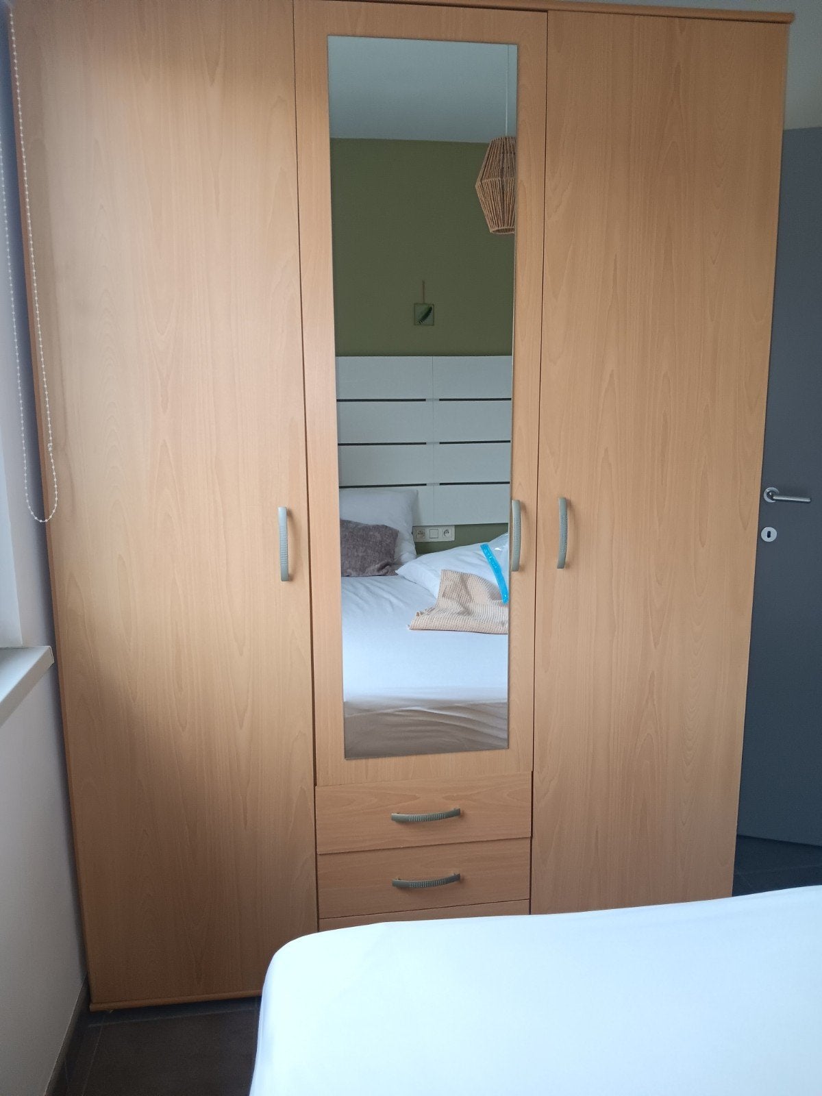 Moderne 3deurs kleerkast met spiegel, Ophalen, Gebruikt, 100 tot 150 cm, 200 cm of meer