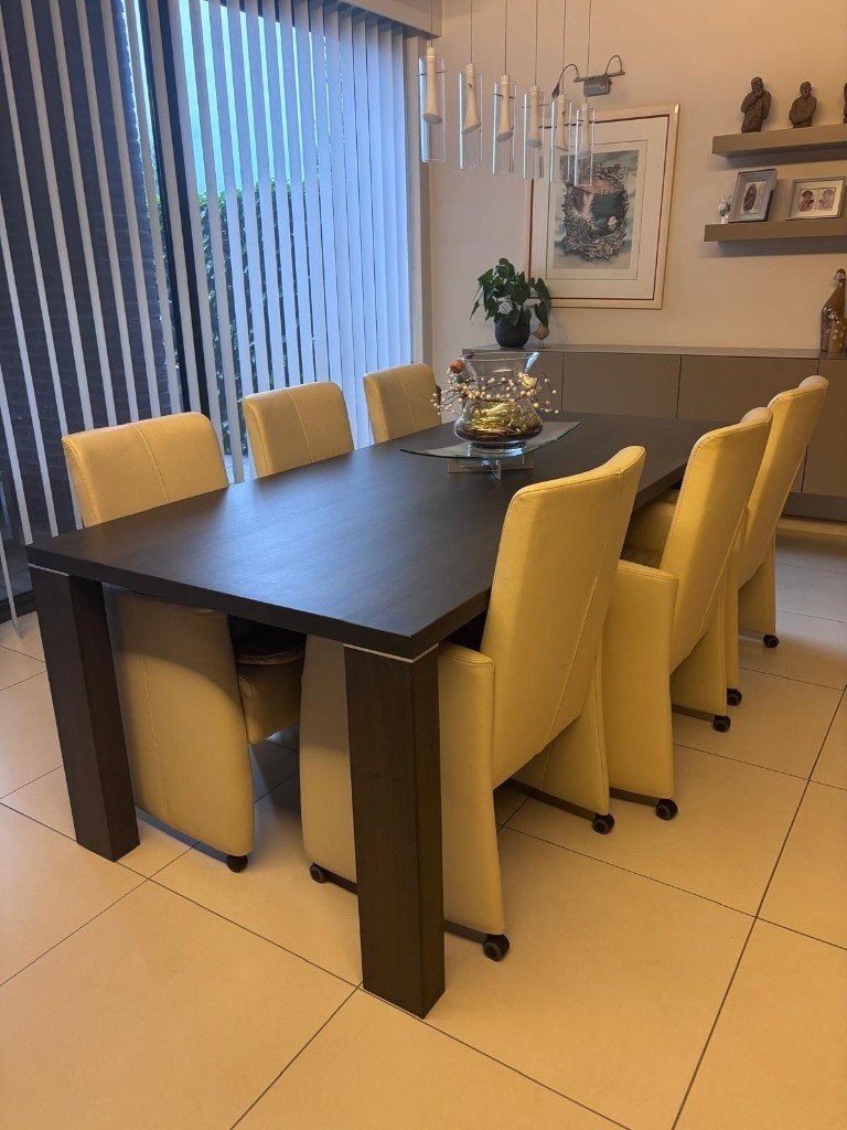 Moderne eetkamerset – grote tafel met 6 comfortabele stoelen, Huis en Inrichting, Tafels | Eettafels, Zo goed als nieuw, 150 tot 200 cm