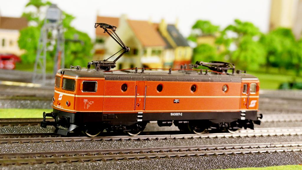 Märklin Motrice ÖBB 1043  Analogique, Hobby & Loisirs créatifs, Analogique, Courant alternatif, Comme neuf, Locomotive
