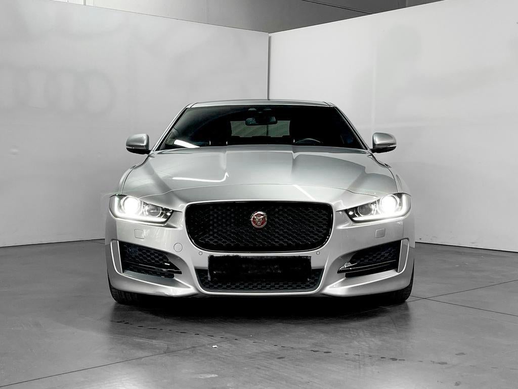 Jaguar XE 2.0 R - Sport 180pk Aut. (Eu6.2) black pack, Autos, Jaguar, Cuir, Argent ou Gris, Achat, Euro 6